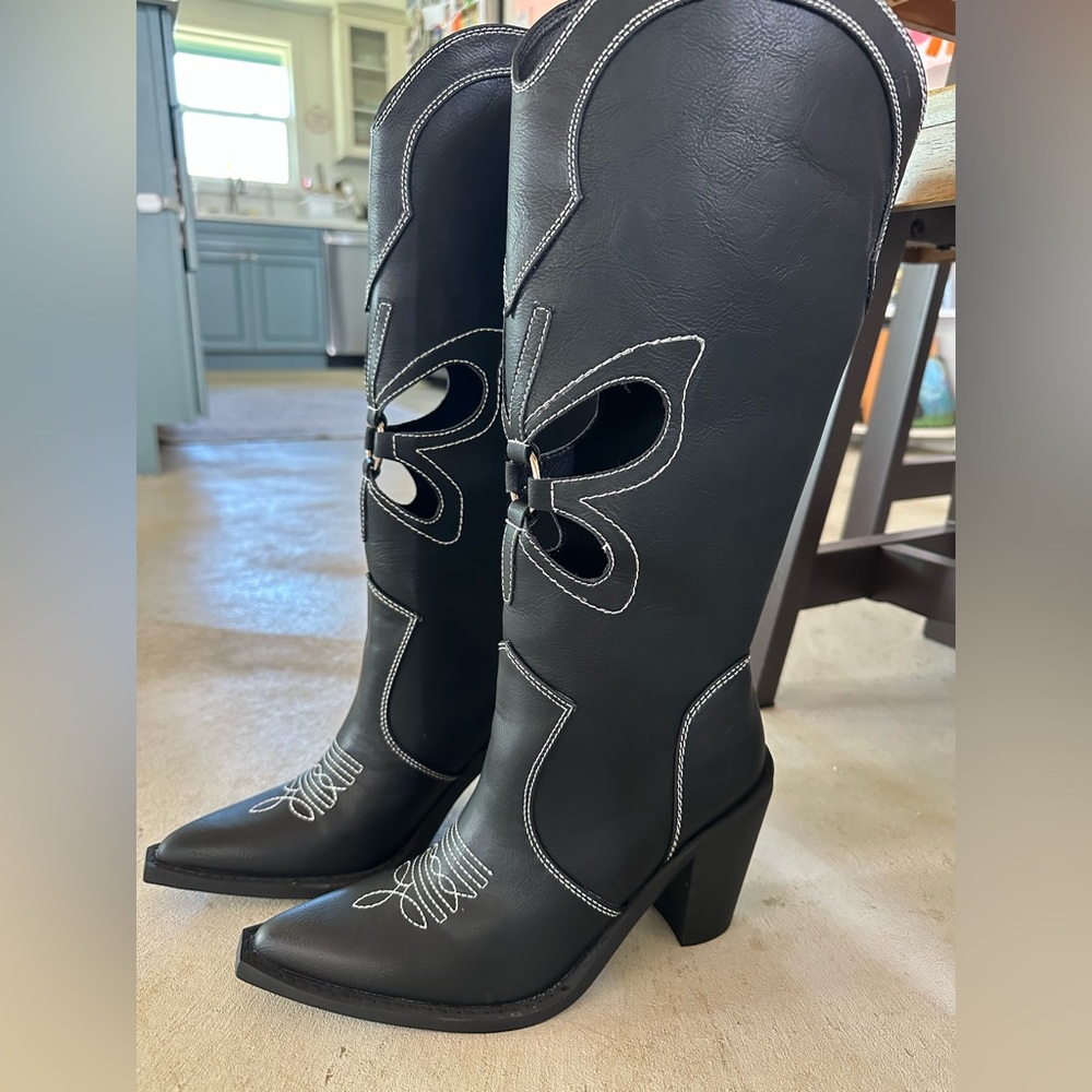 Delia’s Boots